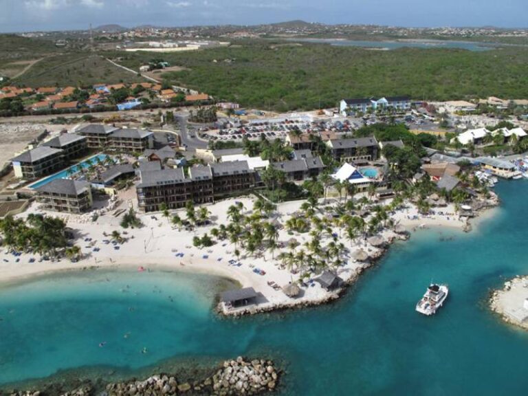 lionsdive resort