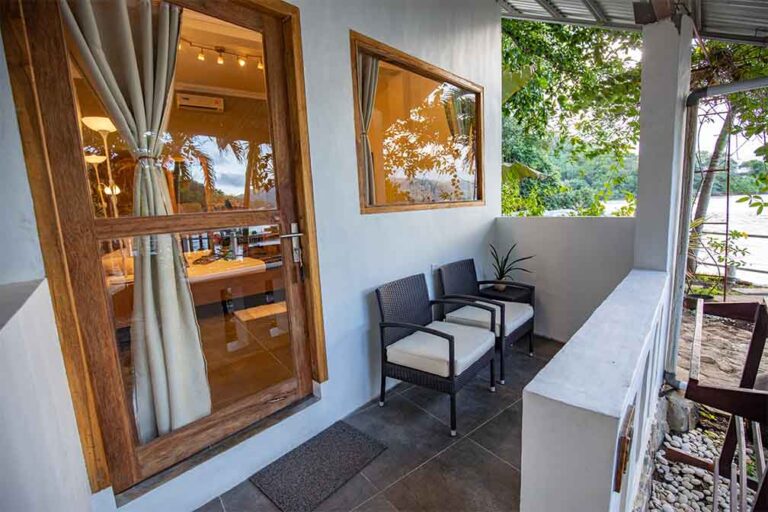 nad-lembeh resort porch