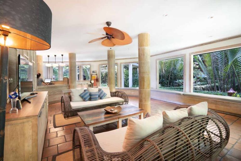 lembeh resort lobby