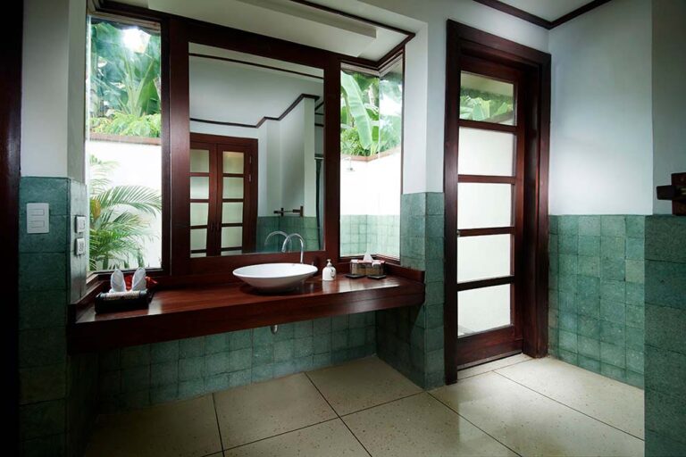 solitude lembeh resort bathroom